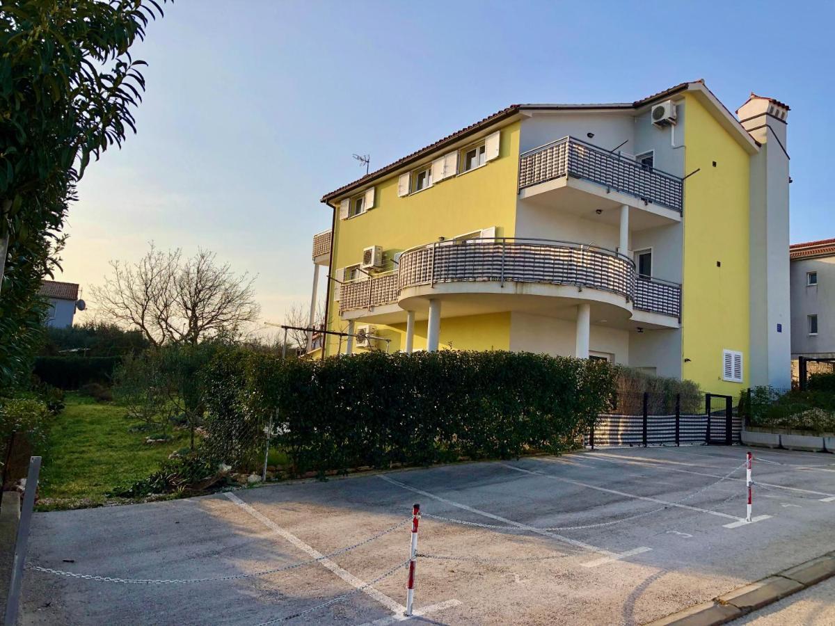 Apartamento Goldfinch Estate Banjole Exterior foto