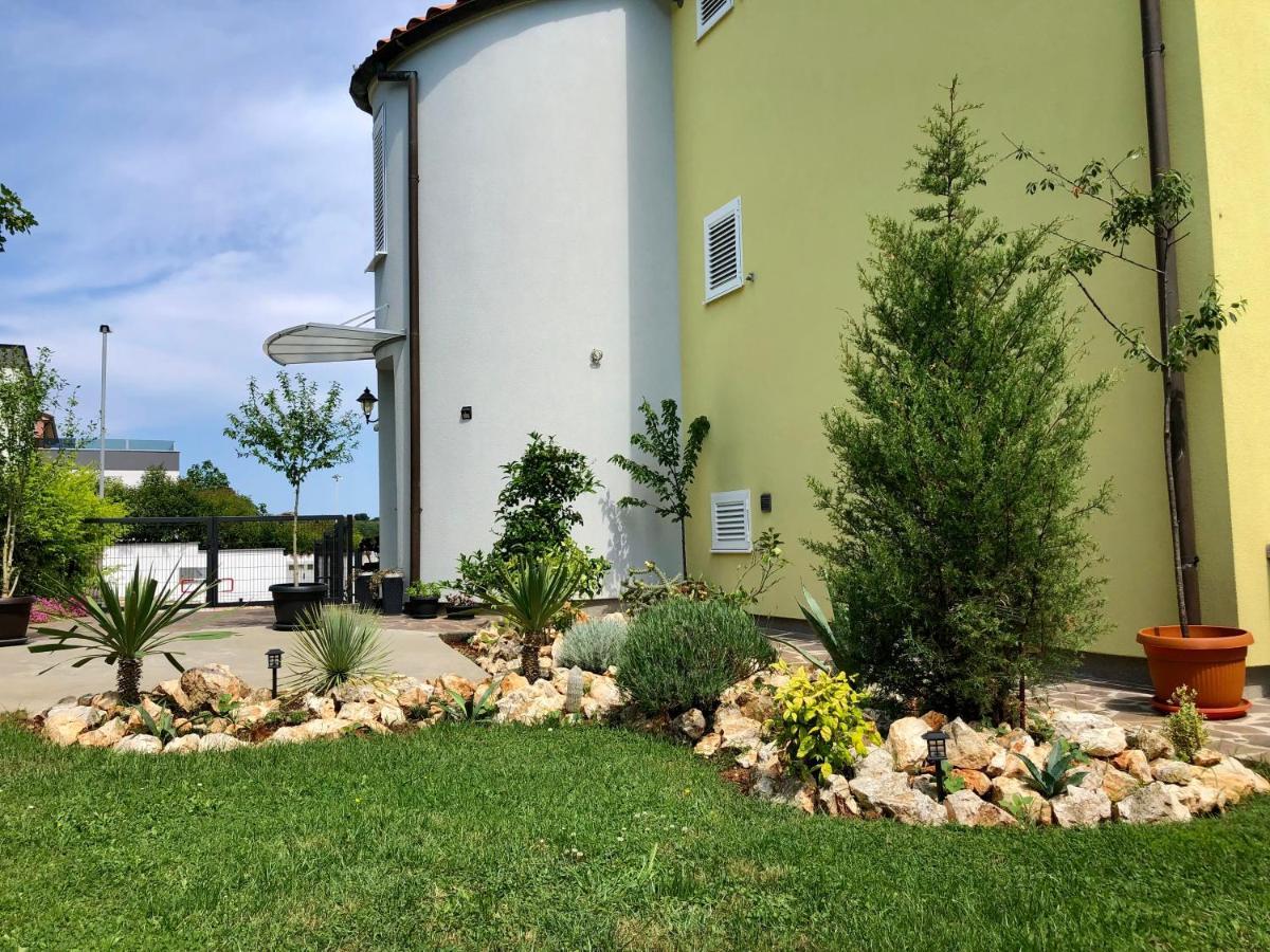 Apartamento Goldfinch Estate Banjole Exterior foto