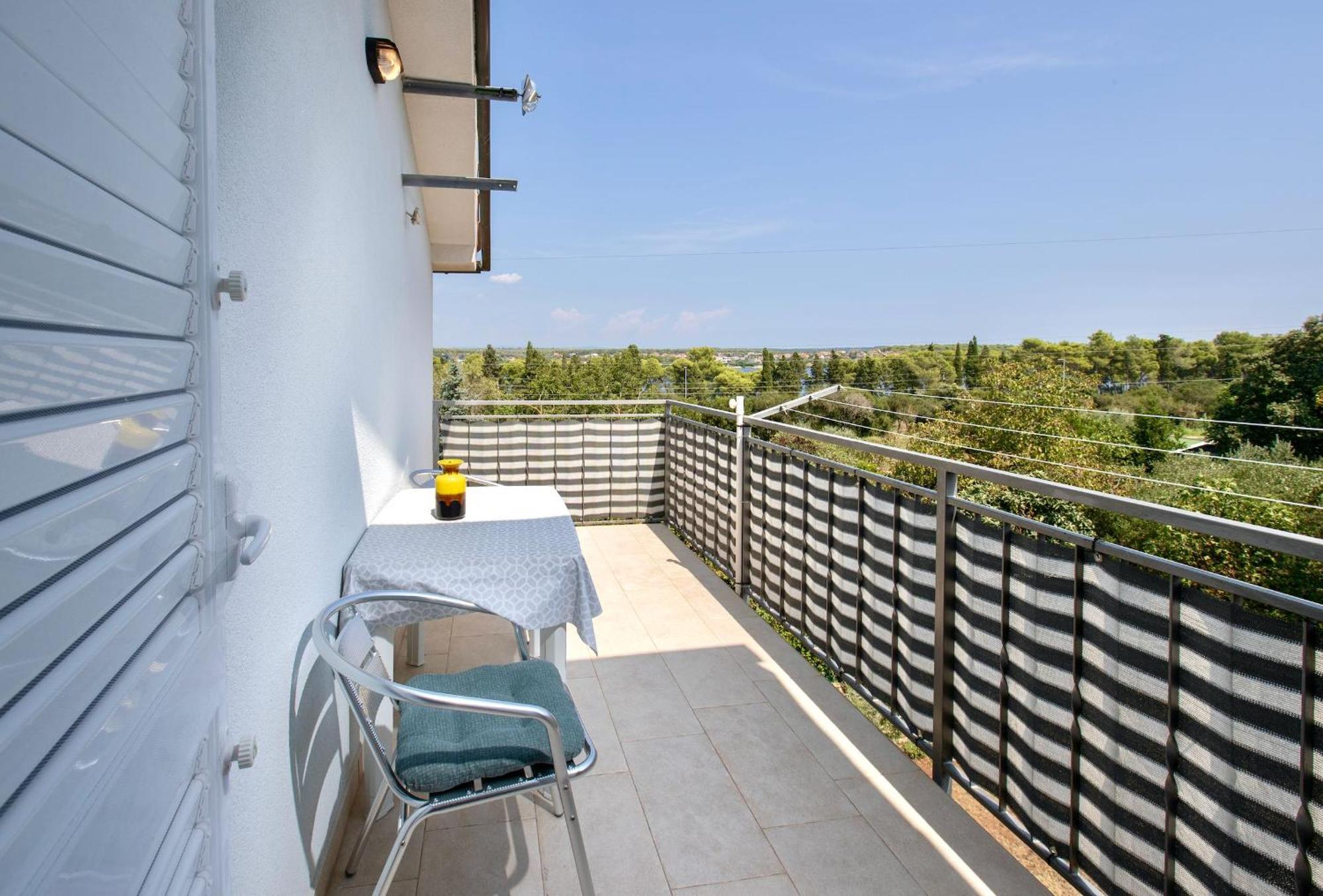 Apartamento Goldfinch Estate Banjole Habitación foto