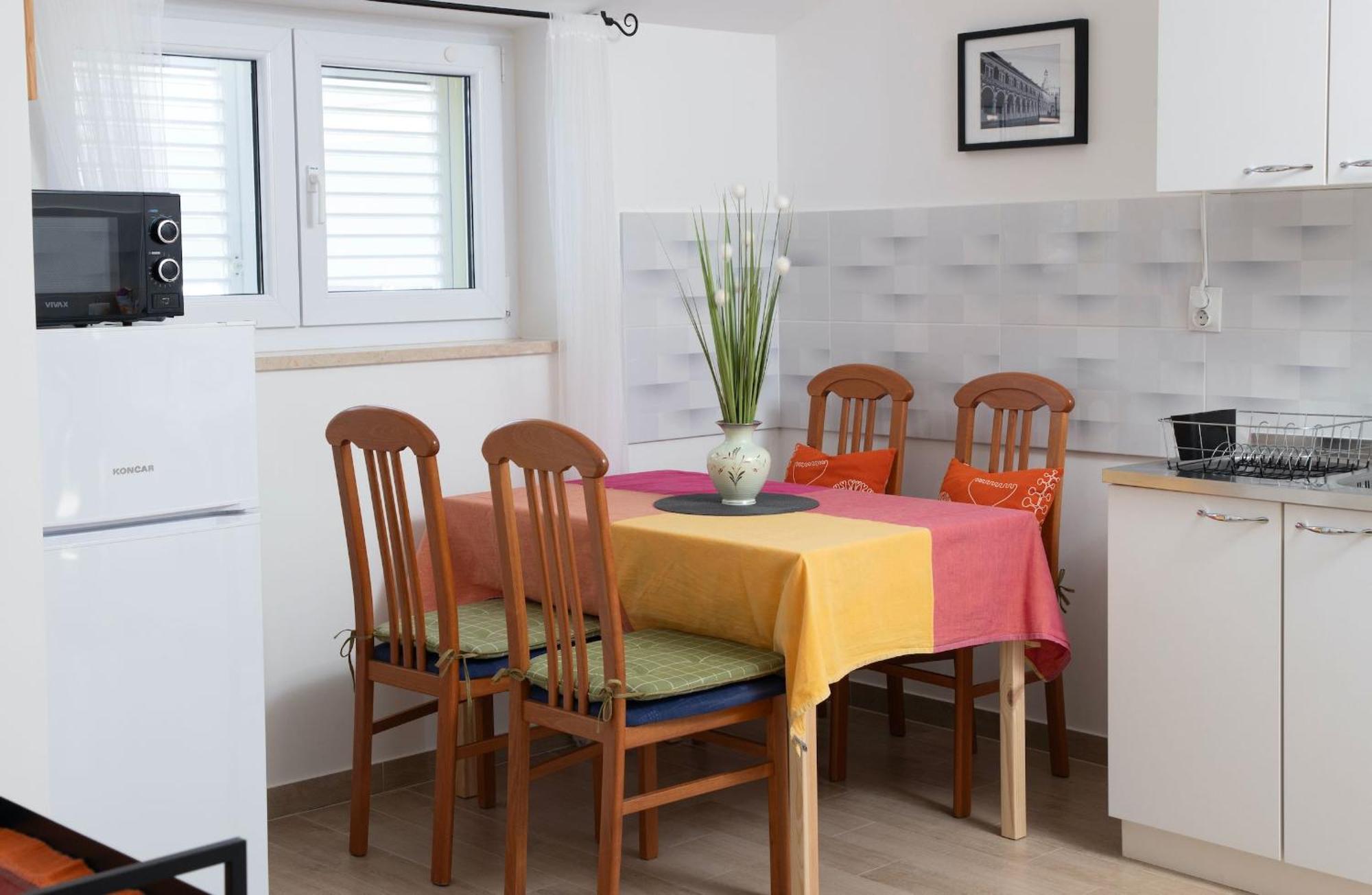 Apartamento Goldfinch Estate Banjole Habitación foto